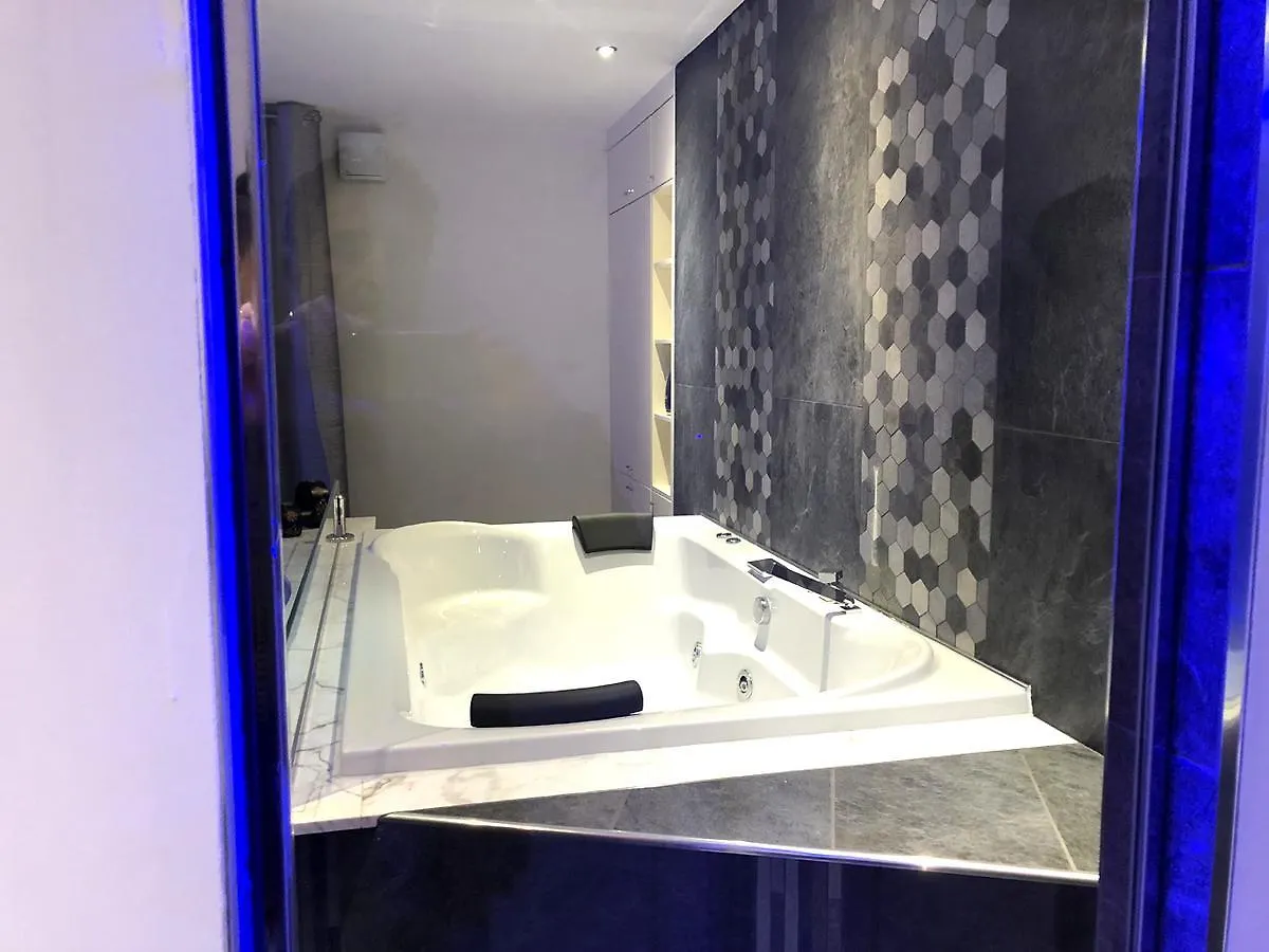 Assisi Luxury Spa Suite 0*,